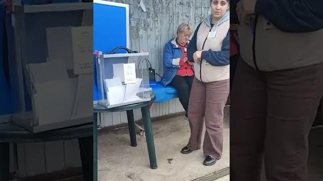 Иркутск, выборы на сельской остановке Иркутск, выборы на сельской остановке
