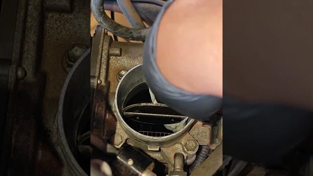 Stop rough idle: cleaning electronic throttle body Stop rough idle: cleaning electronic throttle body
