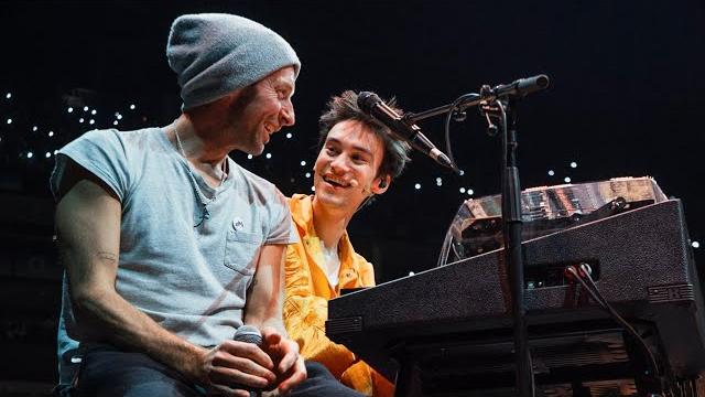 Jacob collier & chris martin - fix you (live from the o2 arena) Jacob collier & chris martin - fix you (live from the o2 arena)