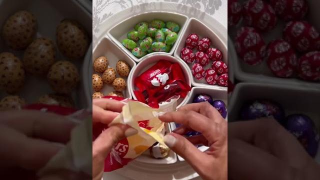 صاحبة منى يلي ما بتحبها رح تجي عنا #asmr #chocolate صاحبة منى يلي ما بتحبها رح تجي عنا #asmr #chocolate