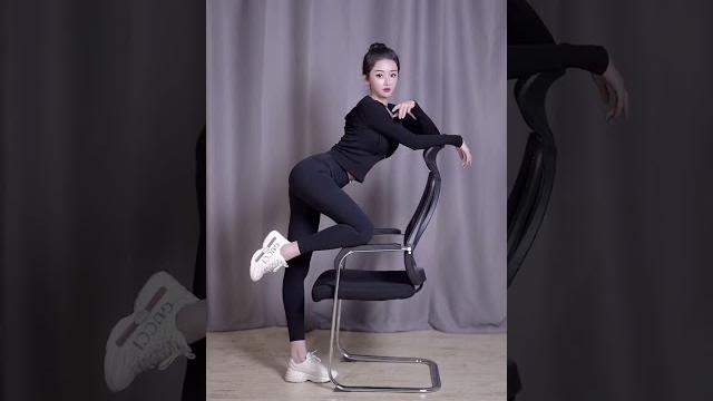 凳子压腿的一百种方法 舞蹈生 腿 凳子压腿的一百种方法 舞蹈生 腿