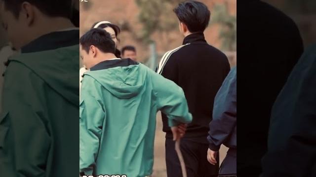 Really love this hug! #tao #yiyang #yangtao #himandi Really love this hug! #tao #yiyang #yangtao #himandi