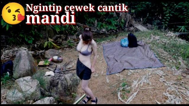 Bikin gak tahan | ngintip cewek mandi Bikin gak tahan | ngintip cewek mandi