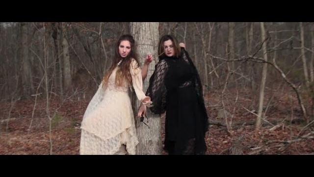 Gizem & venus - curious Gizem & venus - curious