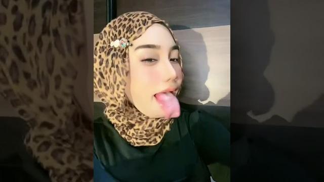 Jilbab an sambil melet liur jilat punya kamu #viralvideo #viralshorts #hijab #jilbab #tudungviral Jilbab an sambil melet liur jilat punya kamu #viralvideo #viralshorts #hijab #jilbab #tudungviral