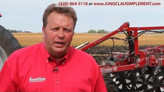 Salford rts heavy duty and massey ferguson 8690 tractor demo - jungclaus implement glencoe, mn Salford rts heavy duty and massey ferguson 8690 tractor demo - jungclaus implement glencoe, mn