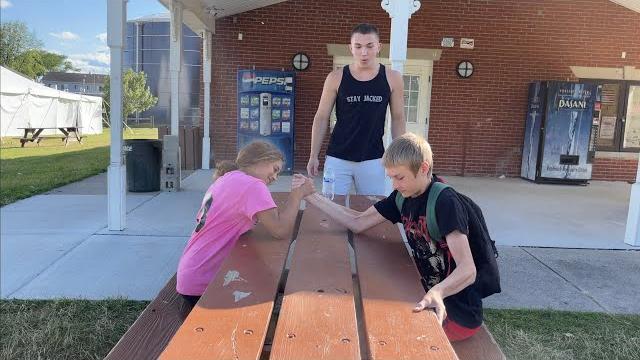 This girl can beat boys in arm wrestling This girl can beat boys in arm wrestling