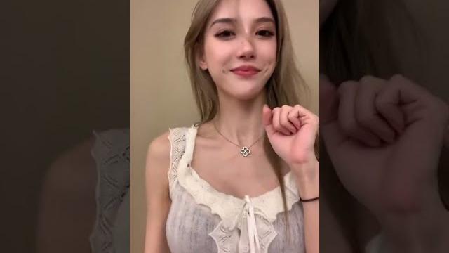 Hot goyang seksi #shorts Hot goyang seksi #shorts