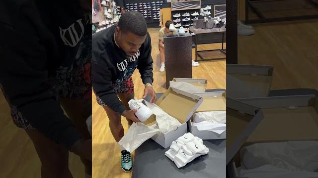 How dudes buy air force 1’s How dudes buy air force 1’s