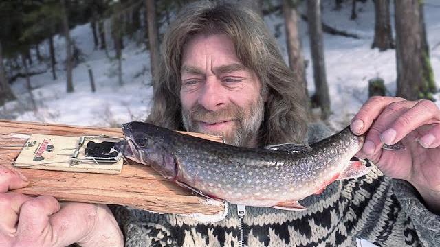 How to catch a trout with a mouse trap (ice fishing) How to catch a trout with a mouse trap (ice fishing)