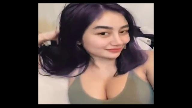 Pamela safitri lagi santuy Pamela safitri lagi santuy