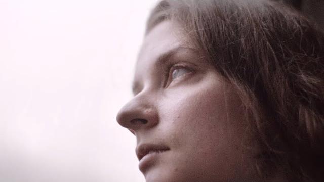 Pony girl - laura (official video) Pony girl - laura (official video)