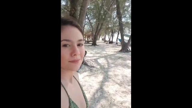 Wulan guritno sexy bikini Wulan guritno sexy bikini