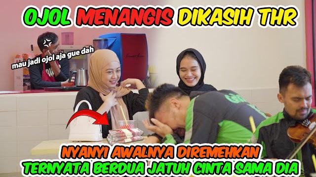 Ojol menangis dikasih thrnyanyi awalnya diremehkanternyata berdua jatuh cinta sama dia#prank #ojol Ojol menangis dikasih thrnyanyi awalnya diremehkanternyata berdua jatuh cinta sama dia#prank #ojol
