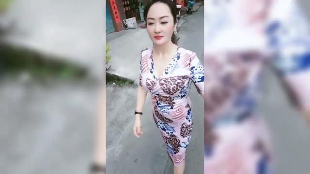 人妻~据说我是40岁以上男人喜欢的类型 6 人妻~据说我是40岁以上男人喜欢的类型 6