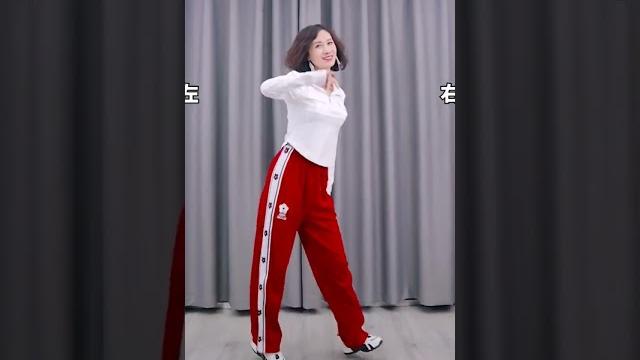 *偷了黄昏的酒*妃儿潮流舞蹈。 *偷了黄昏的酒*妃儿潮流舞蹈。