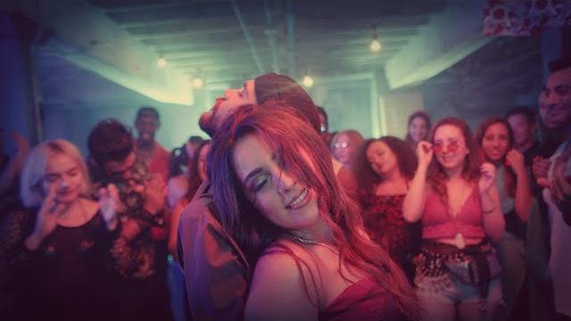 Mayssa karaa - versailles (official music video) Mayssa karaa - versailles (official music video)