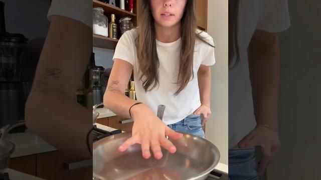 Olivia tiedemann on stainless steel pans Olivia tiedemann on stainless steel pans