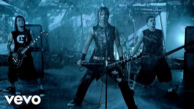 Bullet for my valentine - tears don't fall (official video) Bullet for my valentine - tears don't fall (official video)