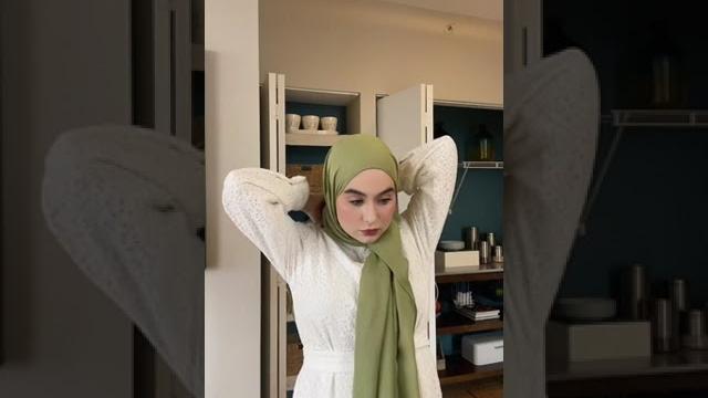 This super simple hijab style requires no effort - just one magnet and you’re done! would you try th This super simple hijab style requires no effort - just one magnet and you’re done! would you try th