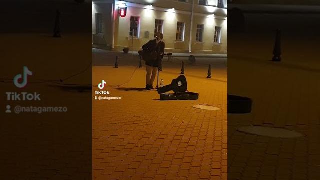 Уличный музыкант минск Уличный музыкант минск