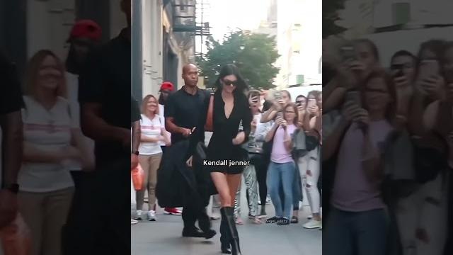 Kardashians/jenners vs street walk#kardashian #jenner Kardashians/jenners vs street walk#kardashian #jenner