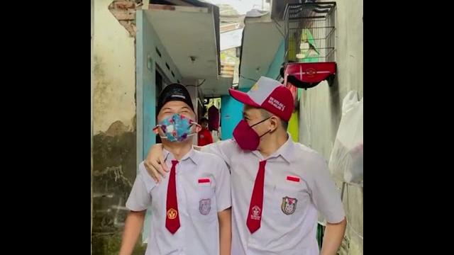 Edisi kangen sekolah navile dan dika_bj #tim mama lela Edisi kangen sekolah navile dan dika_bj #tim mama lela