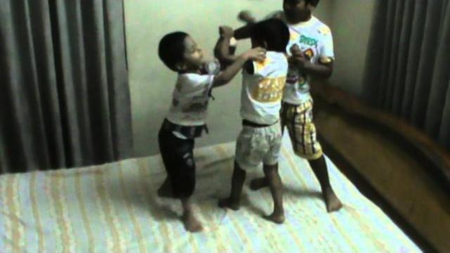 Fighting kids Fighting kids