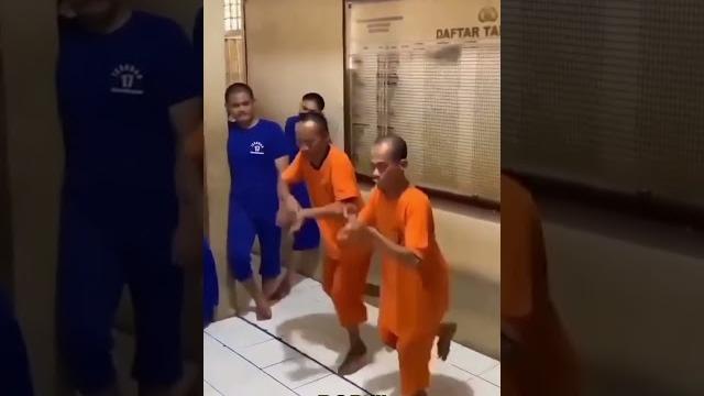 Goyang sadbor di penjara #short #goyang #sadbor Goyang sadbor di penjara #short #goyang #sadbor