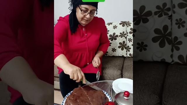 Bol meyveli çikolata# soslu# kek Bol meyveli çikolata# soslu# kek