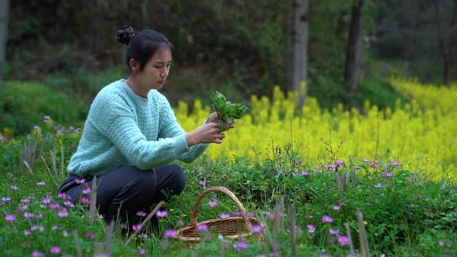 Turning wild herbs into delicious food! magic recipe! Turning wild herbs into delicious food! magic recipe!
