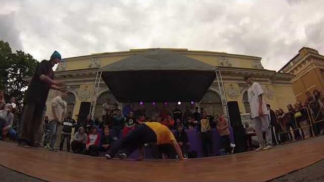 Oborona crew vs green turtle & crazy boy | 1/8 2x2 | day of young 2014 - #bboy #bgirl #breakdance Oborona crew vs green turtle & crazy boy | 1/8 2x2 | day of young 2014 - #bboy #bgirl #breakdance