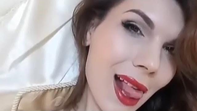 Транссексуала тормознули перед самолётом. за что? Транссексуала тормознули перед самолётом. за что?