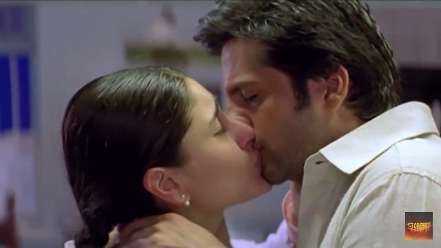 Kareena kapoor kiss scene| #kareenakapoor Kareena kapoor kiss scene| #kareenakapoor