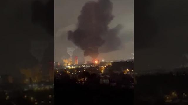 Гойда? за 7 км до москви горить завод #shorts Гойда? за 7 км до москви горить завод #shorts