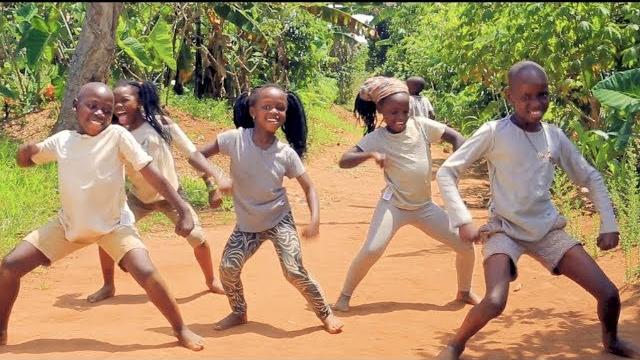 Masaka kids africana dancing koti ko - mastagaan ft simonne Masaka kids africana dancing koti ko - mastagaan ft simonne