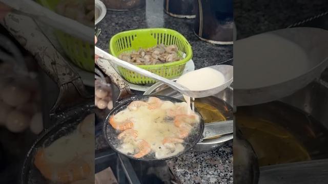 Bánh xèo tôm nhảy quy nhơn bình định Bánh xèo tôm nhảy quy nhơn bình định