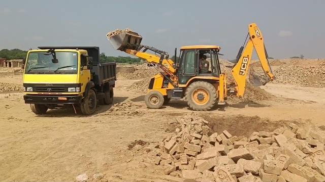 New jcb 3dx extra and tata 1216 backhoe loader, overloading mitti tripping vide#viralvideo #trending New jcb 3dx extra and tata 1216 backhoe loader, overloading mitti tripping vide#viralvideo #trending