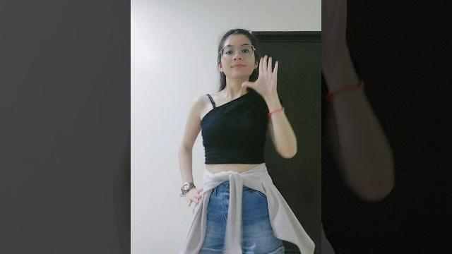 Hot issue (new tiktok dance trend) Hot issue (new tiktok dance trend)