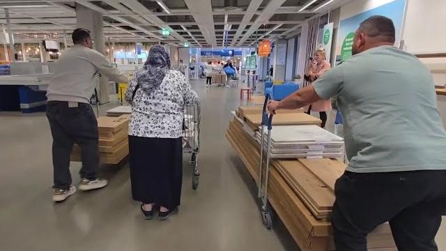 Yeni ev icin mobilyalar alıyoruz Yeni ev icin mobilyalar alıyoruz