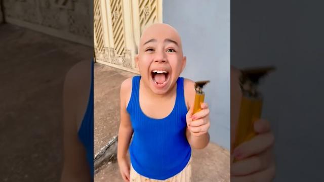 Ela ficou careca #shorts #funny Ela ficou careca #shorts #funny