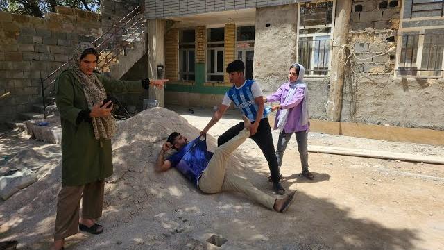 Tension in the yard: mahan's confrontation with mehdi and setareh and hamideh's resistance! Tension in the yard: mahan's confrontation with mehdi and setareh and hamideh's resistance!