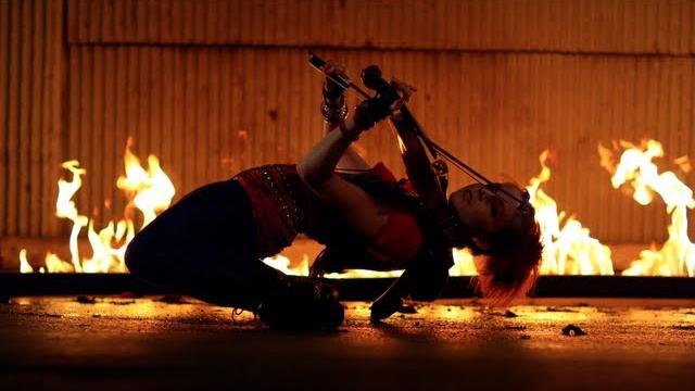 Lindsey stirling - elements (dubstep violin original song) Lindsey stirling - elements (dubstep violin original song)
