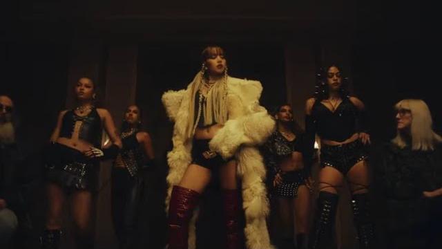 Lisa - futw (vixi solo version) (official music video) Lisa - futw (vixi solo version) (official music video)
