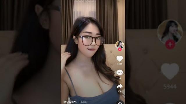 Nona kacamata montok gede tt ny, Nona kacamata montok gede tt ny,