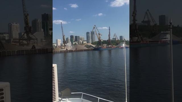 Речной порт. Речной порт.