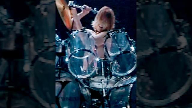 I also use my cymbal as a drum stick.. sometimes! #yoshiki #yoshikidrums #xjapan #rock #drumsolo I also use my cymbal as a drum stick.. sometimes! #yoshiki #yoshikidrums #xjapan #rock #drumsolo