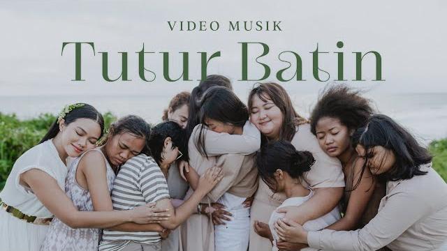 Yura yunita - tutur batin (official music video) Yura yunita - tutur batin (official music video)