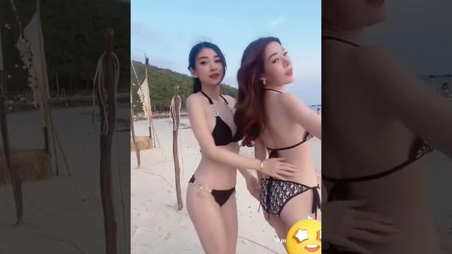 Sexy bikini dance Sexy bikini dance