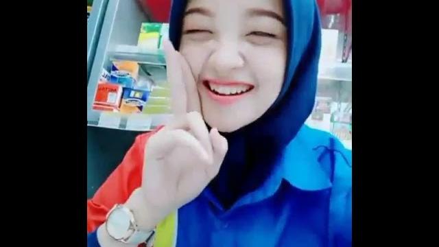 Kasir cantik indomaret Kasir cantik indomaret